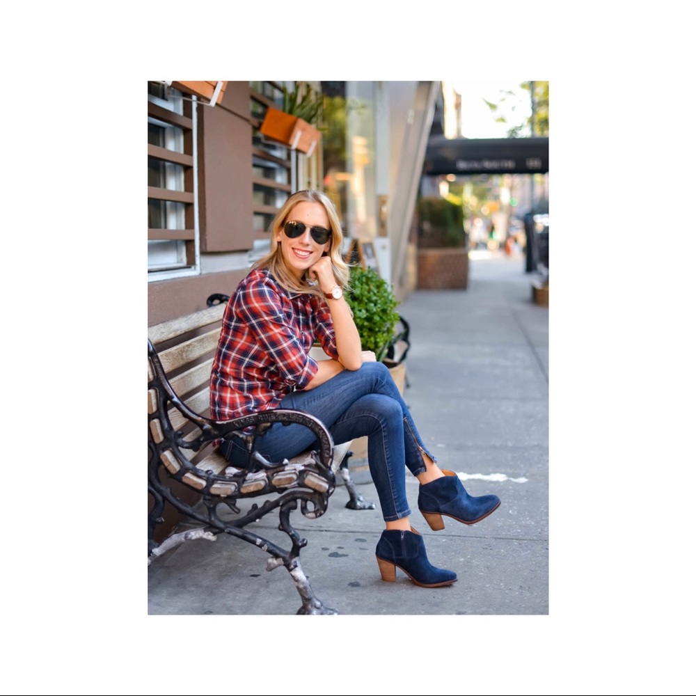 💥Navy Lucky Brand Suede Booties. 💥 - Picture 2 of 6